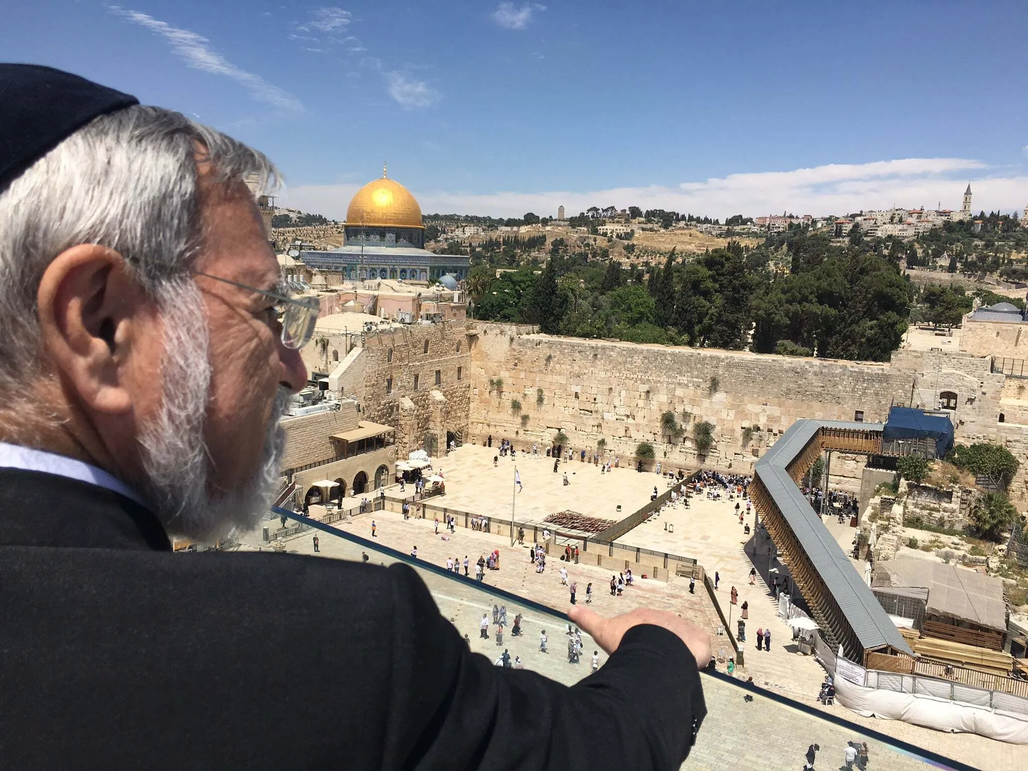 Rabbi Sacks overlooking the Western Wall, Jerusalem